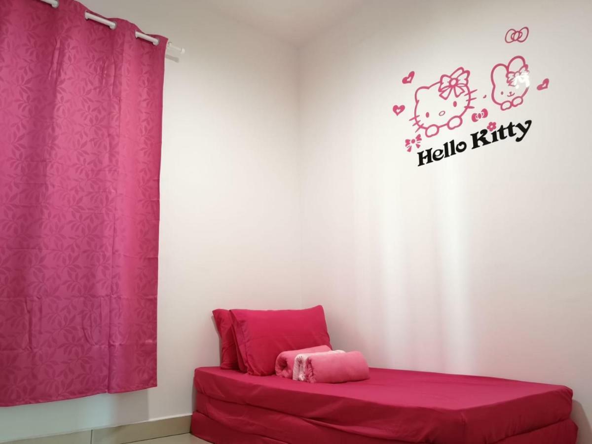 Meridin Bayvue Serviced Apt Kampong Kuala Masai Esterno foto